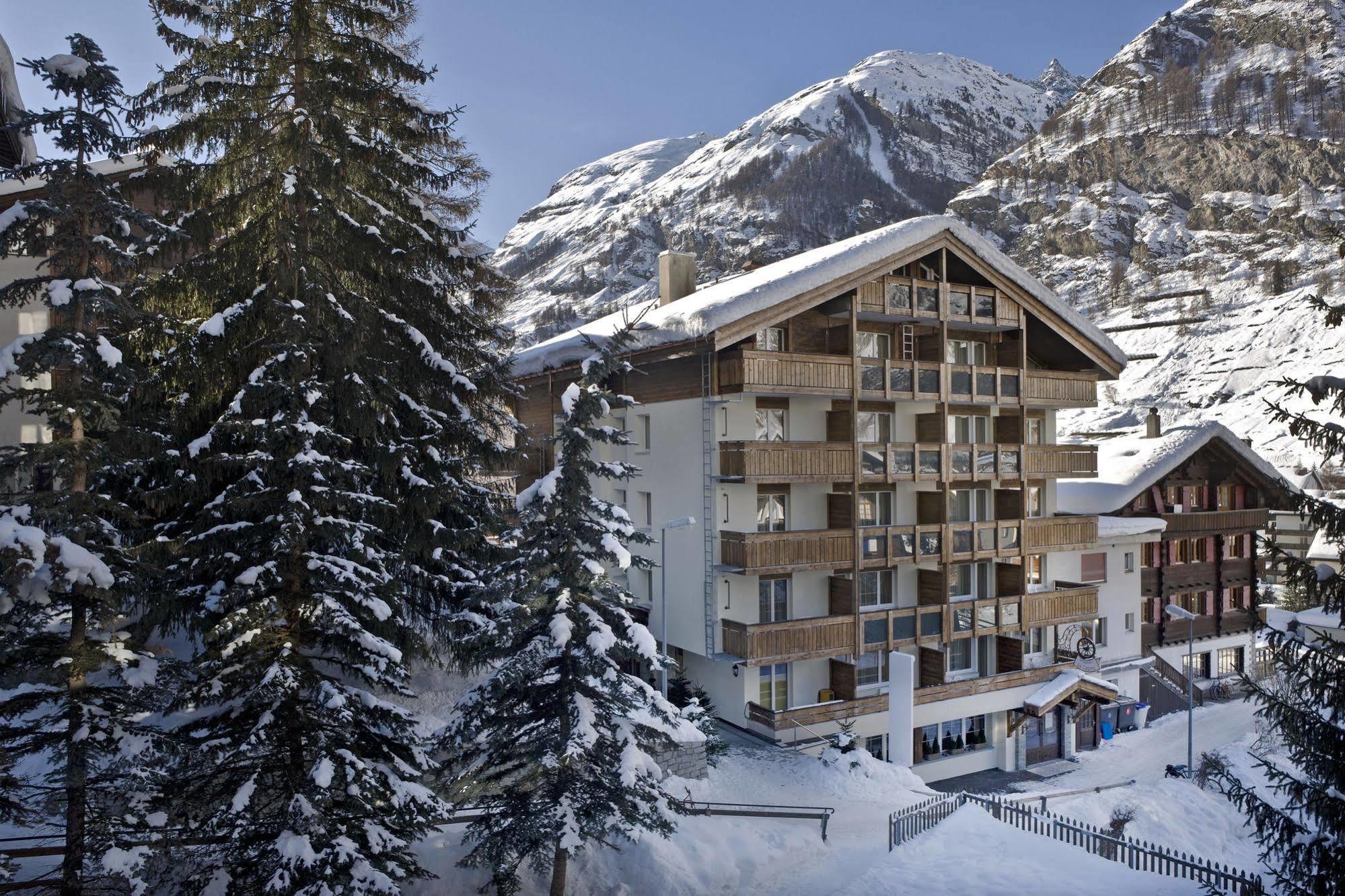 Hotel Holiday Zermatt Ngoại thất bức ảnh