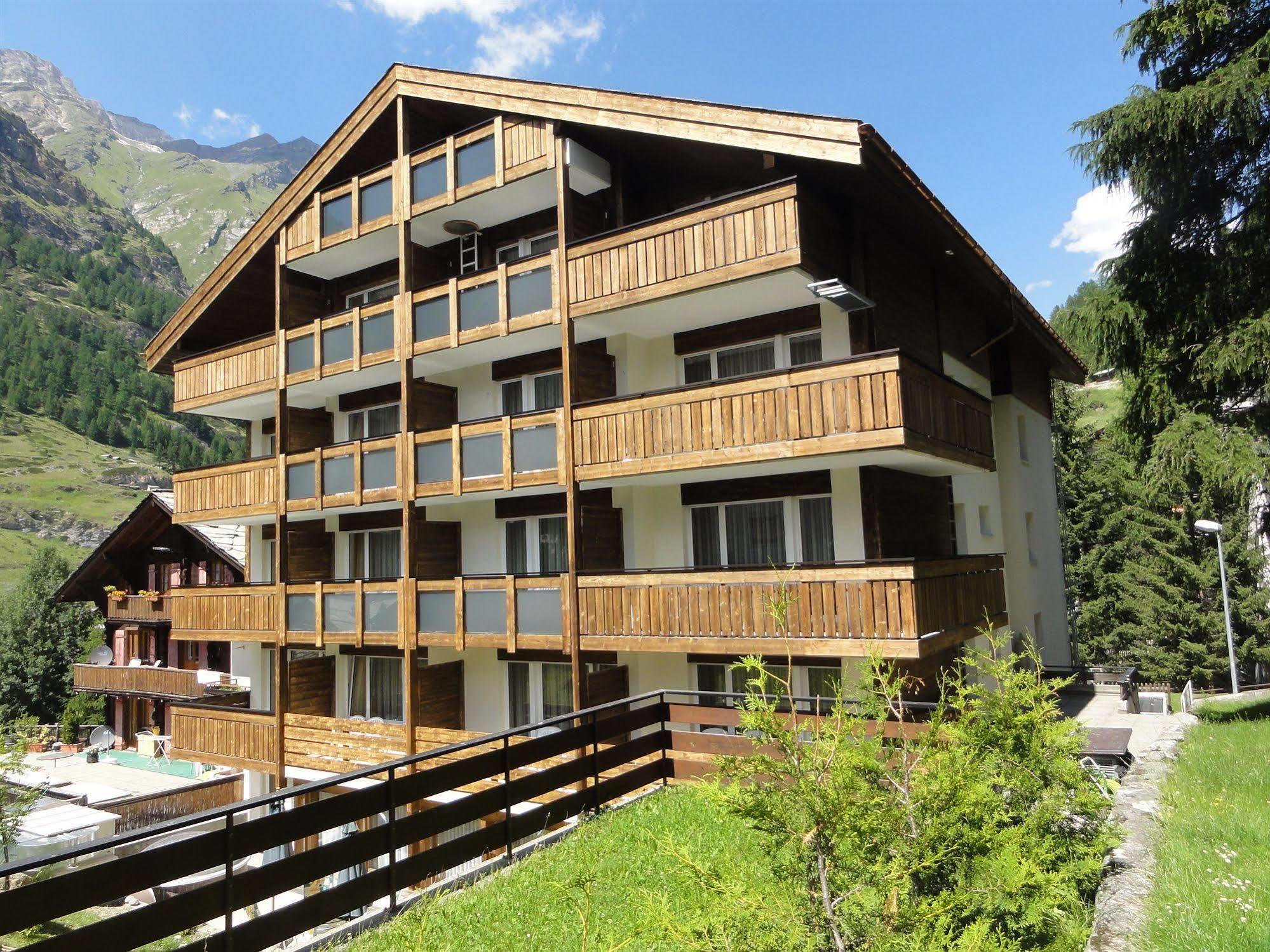 Hotel Holiday Zermatt Ngoại thất bức ảnh